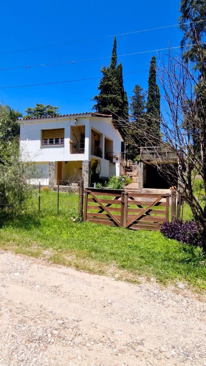 Chalet en Venta en Agua de Oro con Pileta Rebajado, Escrituras Perfectas